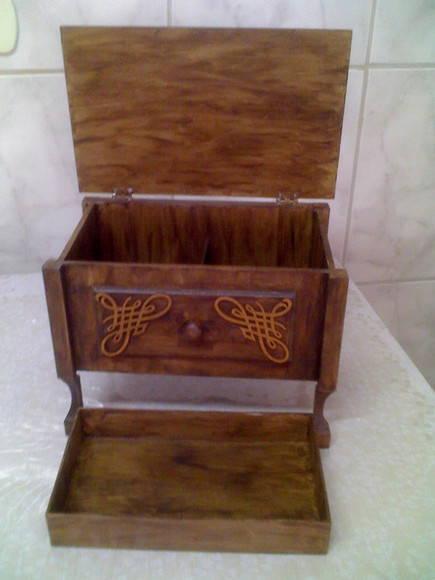 Cômoda Antiga - Porta Jóias/Trecos/Doc.