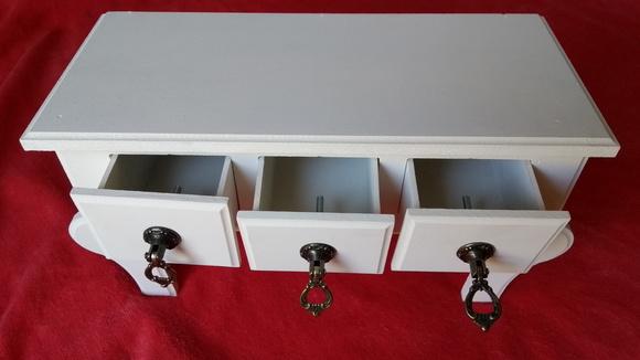 Comoda/Criado - Provençal com 3 Gavetas