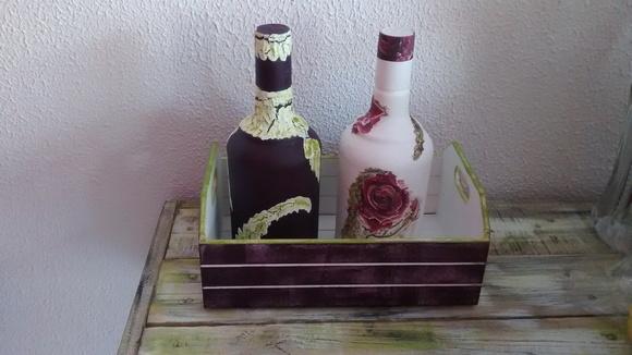 Conjunto Garrafa decorada com caixote