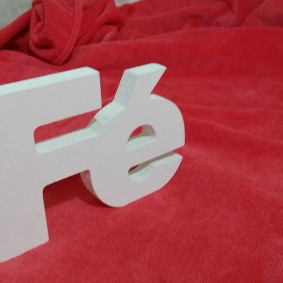 Palavra Fé em MDF