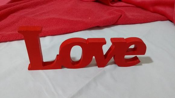 Palavra Love em MDF