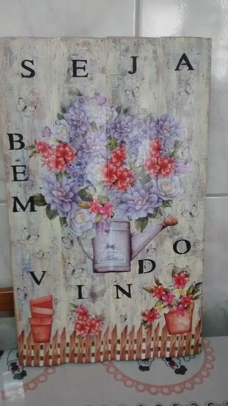 Placa decorativa em madeira