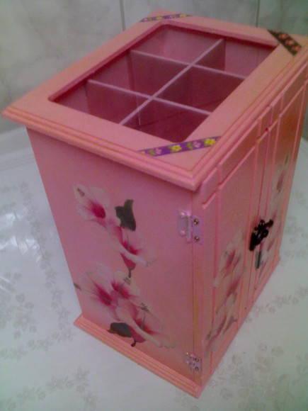 Porta Jóia Guarda Roupa rosa
