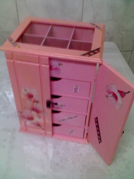 Porta Jóia Guarda Roupa rosa