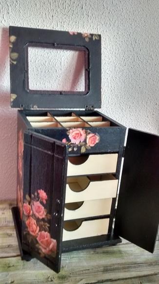 Porta Jóia Guarda Roupa-vendido