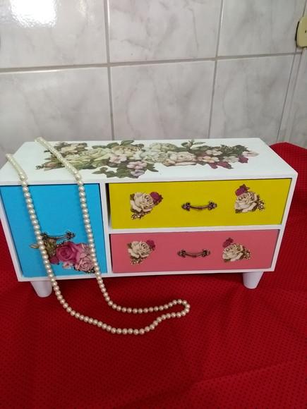 Porta Jóias com três gavetas retro/organizador