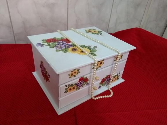 Porta Jóias Comoda com 3 gavetas