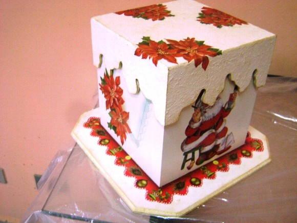 Porta Panetone com prato em MDF 500 gr