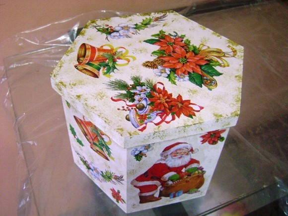 Porta panetone sextavado em MDF 500 gr