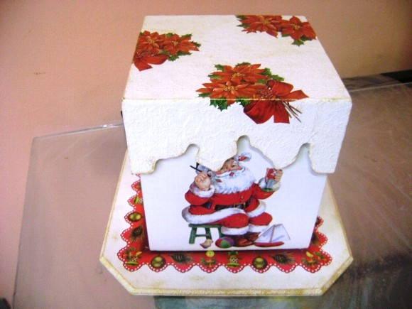 Porta Panetone com prato em MDF 500 gr