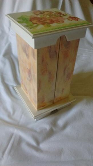 Porta Papel Toalha - VENDIDO