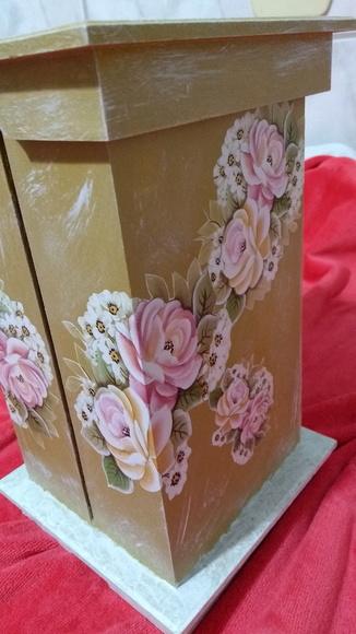Porta Toalha quadrado com rosas