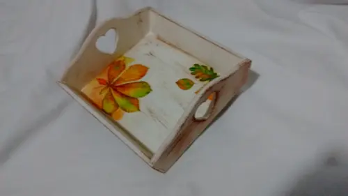 Bandeja quadrada com coração