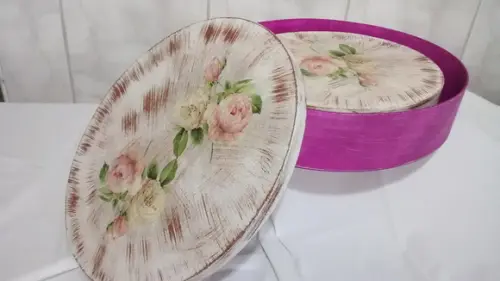 Caixa de com tampa com flores - vendido