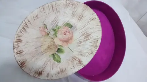 Caixa de com tampa com flores - vendido