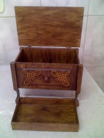Cômoda Antiga - Porta Jóias/Trecos/Doc.