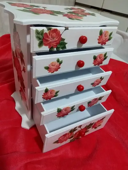Comoda- Decorada com 5 Gavetas