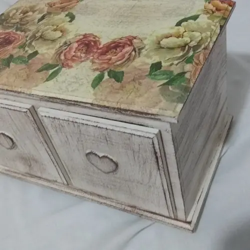 Comoda/Criado - decorada com patina 3 Gavetas