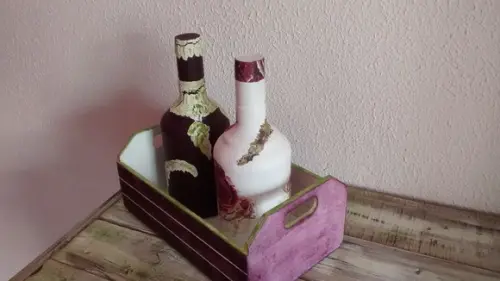 Conjunto Garrafa decorada com caixote
