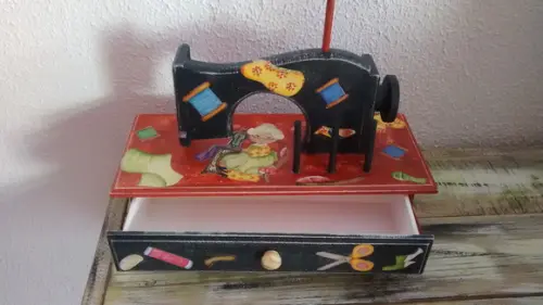 Máquina porta aviamentos