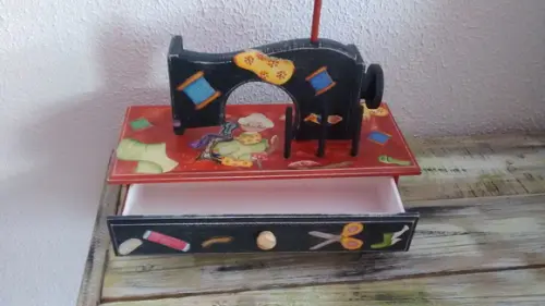 Máquina porta aviamentos