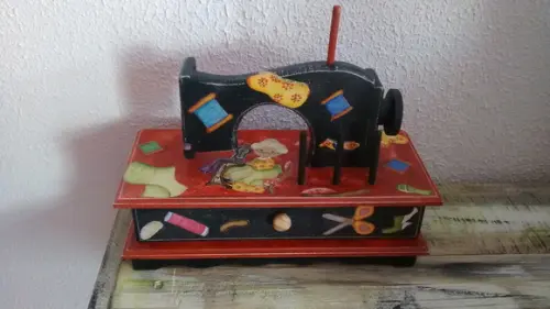 Máquina porta aviamentos