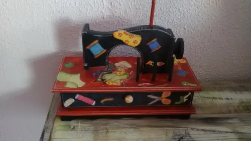Máquina porta aviamentos