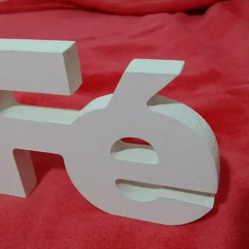Palavra Fé em MDF