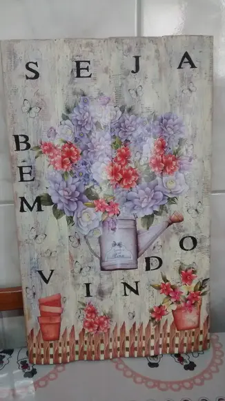 Placa decorativa em madeira