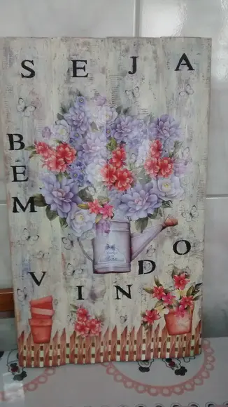 Placa decorativa em madeira
