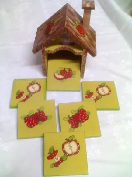 Porta Copos Casinha em pinus