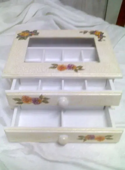 Porta jóia cômoda média