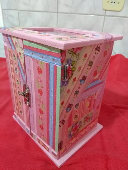 Porta Jóia Guarda Roupa