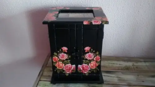 Porta Jóia Guarda Roupa-vendido