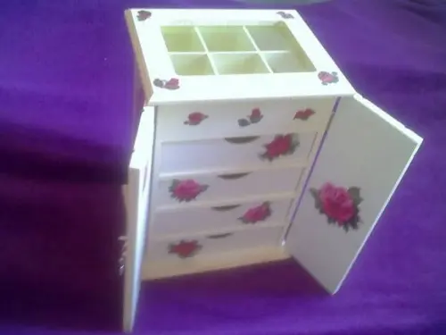 Porta Jóia modelo Guarda Roupa