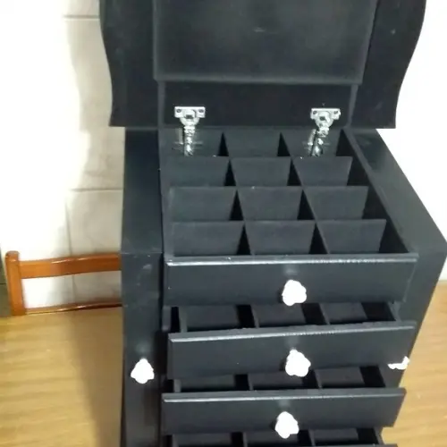 Porta Jóias Armário - Criado