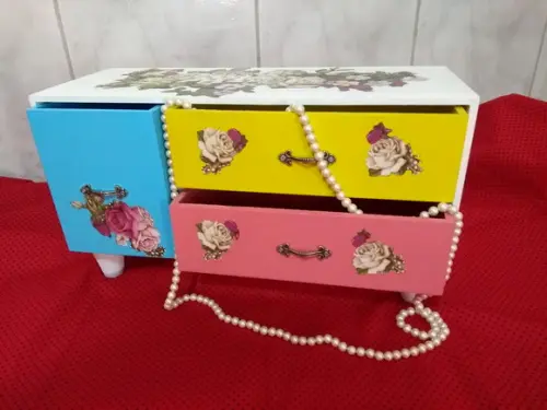 Porta Jóias com três gavetas retro/organizador