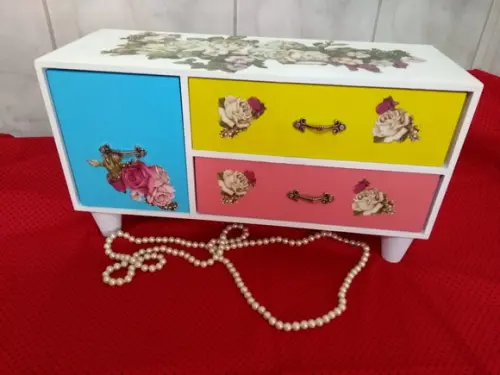 Porta Jóias com três gavetas retro/organizador