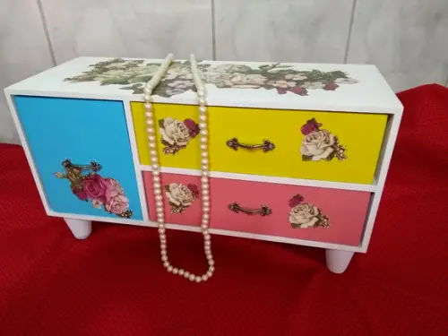 Porta Jóias com três gavetas retro/organizador
