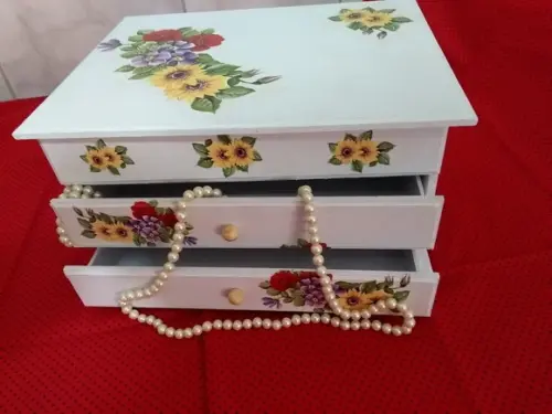 Porta Jóias Comoda com 3 gavetas