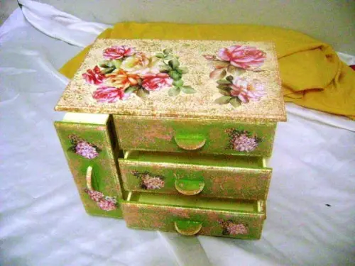 Porta jóias em MDF
