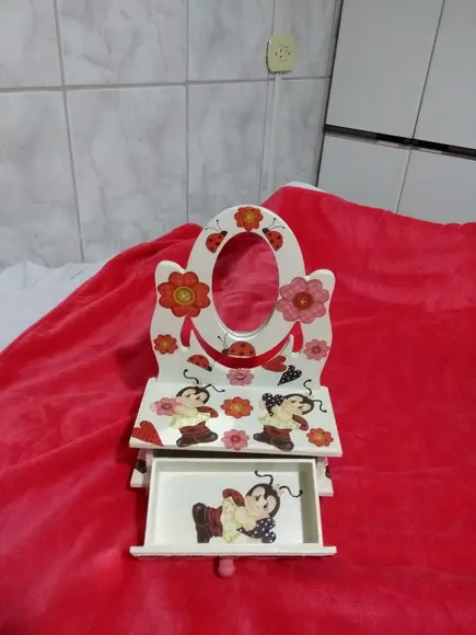 Porta Jóias penteadeira com espelho