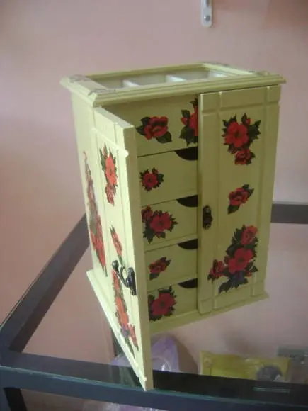 PORTA JOIAS, BIJUTERIA GUARDA ROUPA