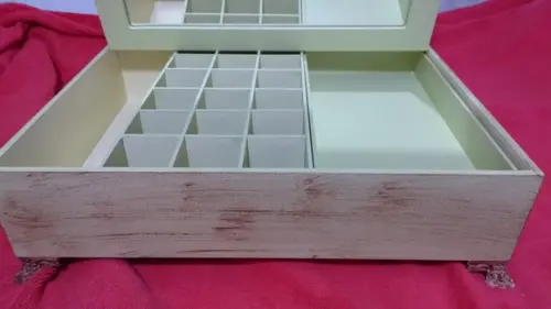 Porta maquiagem com espelho em Grande
