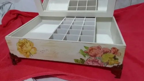 Porta maquiagem com espelho em Grande