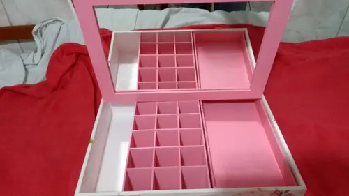 Porta maquiagem com espelho em Grande