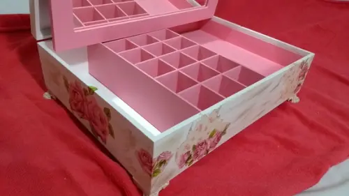 Porta maquiagem com espelho em Grande