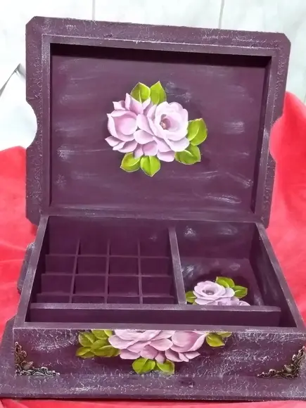 PORTA MAQUIAGEM ou porta jóias vendido