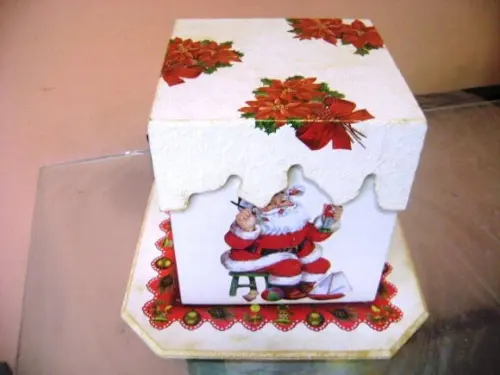 Porta Panetone com prato em MDF 500 gr