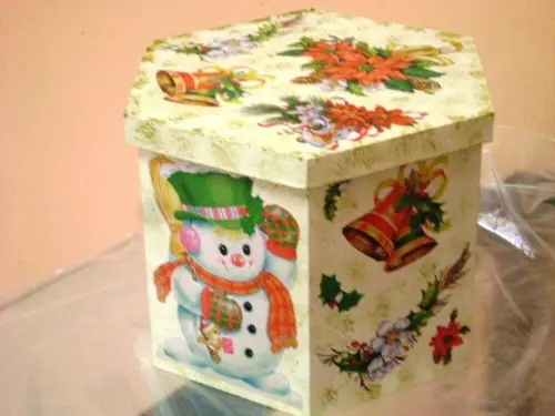 Porta panetone sextavado em MDF 500 gr